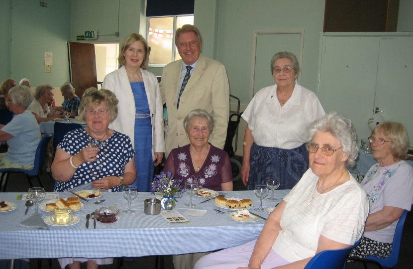 David Evennett MP pictured with members of the committee of the Crayford Branch.