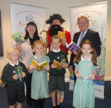 Bexley's Mayor, Cllr. Eileen Pallen, and David Evennett MP with children from Gravel Hill Primary School.